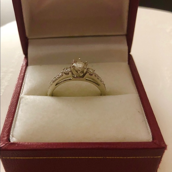 Diamond ring - Picture 4 of 4